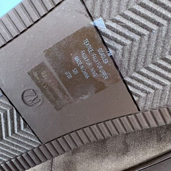 LNWOT Guess Women's Adlen Faux Fur Round Toe Ankle Boots Brown Tan Size 7 - Picture 11 of 11